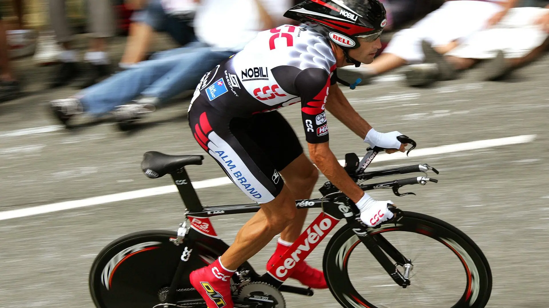 雷霆球迷包机远征，为客场加油助威成热潮，雷霆送出的球星